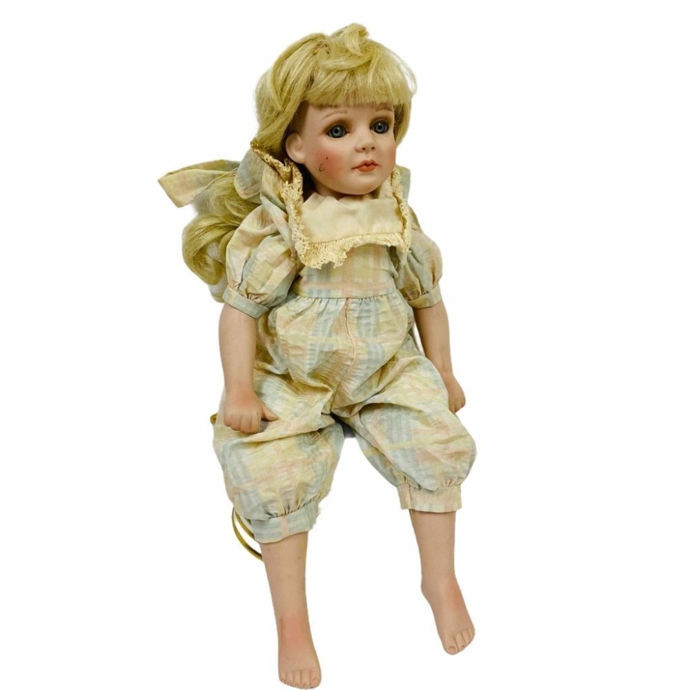 VTG 1992 HAMILTON COLLECTION PORCELAIN DOLL 17"